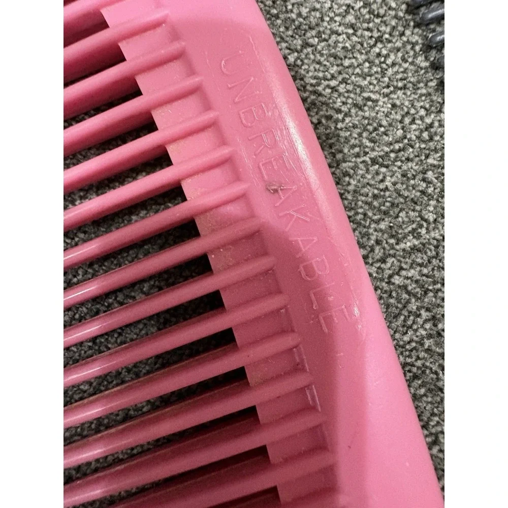 Vintage Set Pink And Black Unbreakable Super Comb Retro Groovy Old‎ School Prop